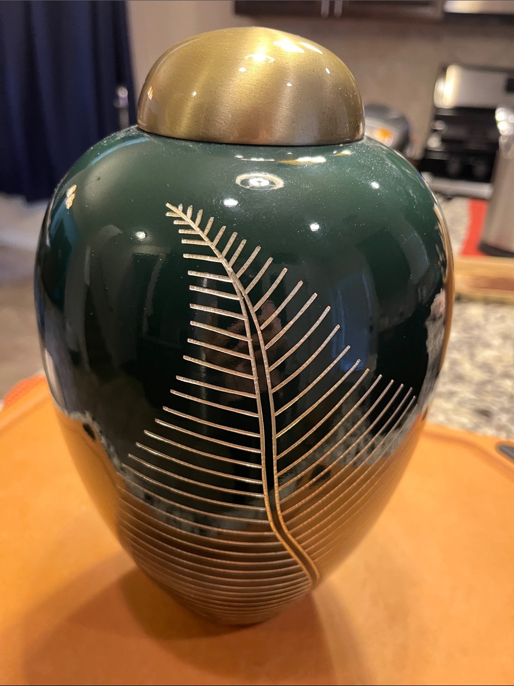 Urn